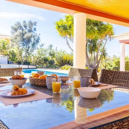 Escape To Paradise Stunning Nestled Near Porto De Mos Appartamento Albufeira