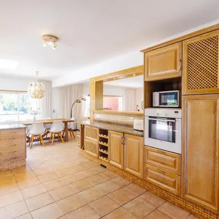 Escape To Paradise Stunning Nestled Near Porto De Mos Appartamento *