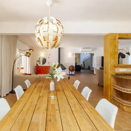 Apartman Escape To Paradise Stunning Nestled Near Porto De Mos *