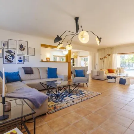 Apartman Escape To Paradise Stunning Nestled Near Porto De Mos *