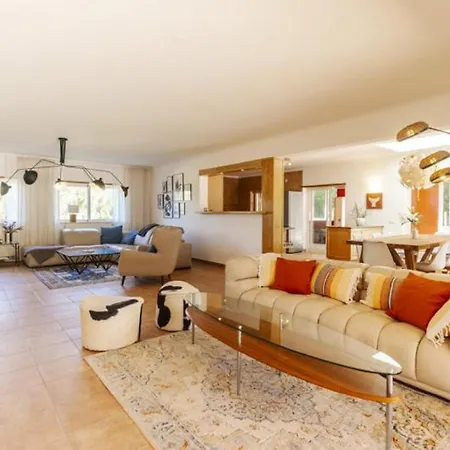 Appartamento Escape To Paradise Stunning Nestled Near Porto De Mos