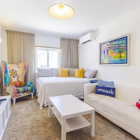 Appartamento Escape To Paradise Stunning Nestled Near Porto De Mos *