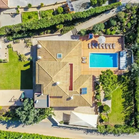 Escape To Paradise Stunning Nestled Near Porto De Mos Apartment Albufeira