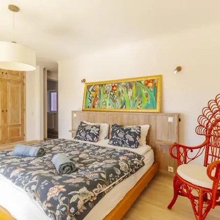 Escape To Paradise Stunning Nestled Near Porto De Mos *